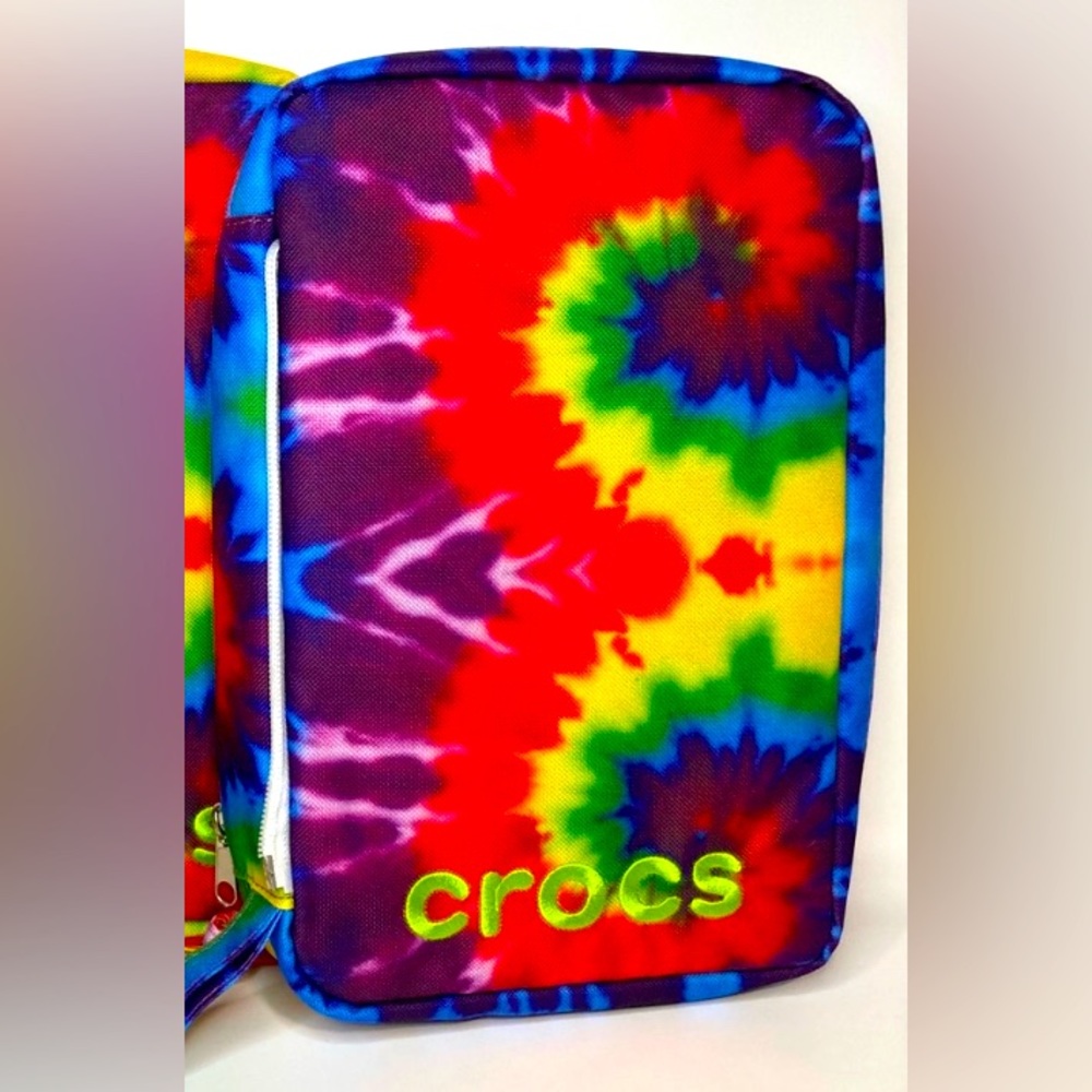 - *RARE* BRAND NEW CROCS Jibbitz holder